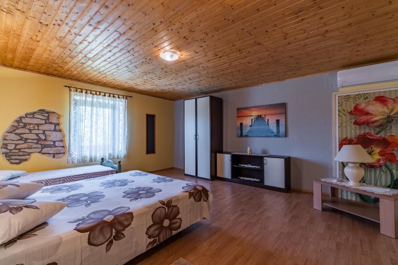 House Gracijela, Village Bulici Sajini Экстерьер фото